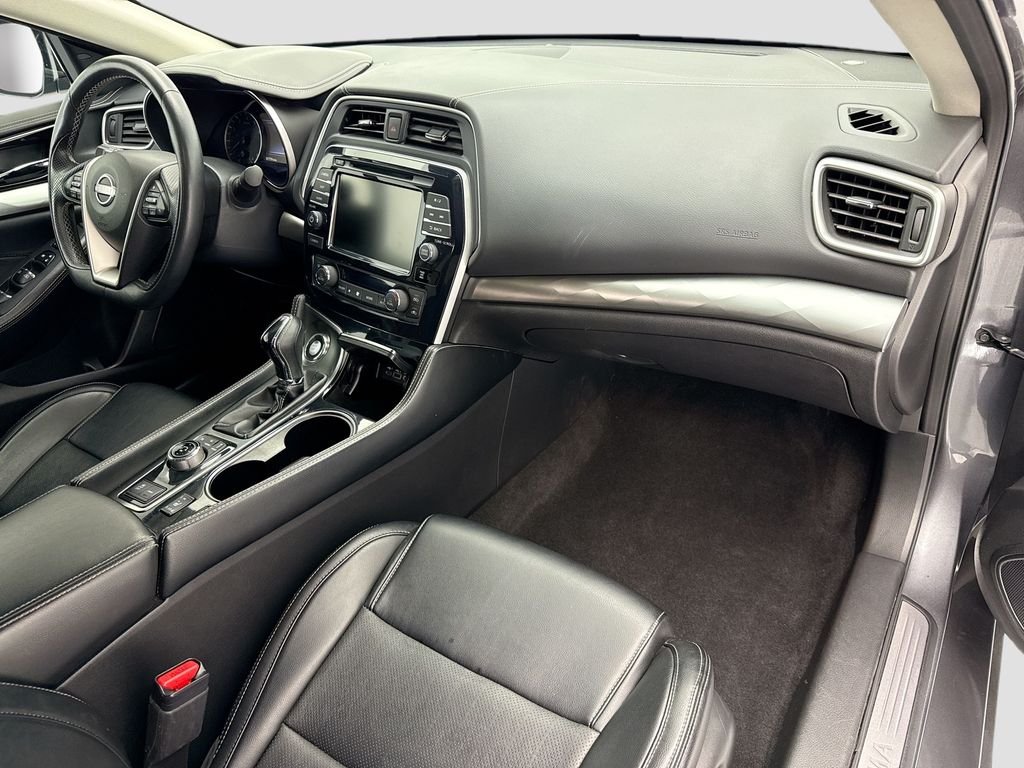 Used 2023 Gun Metallic Nissan SV image 16