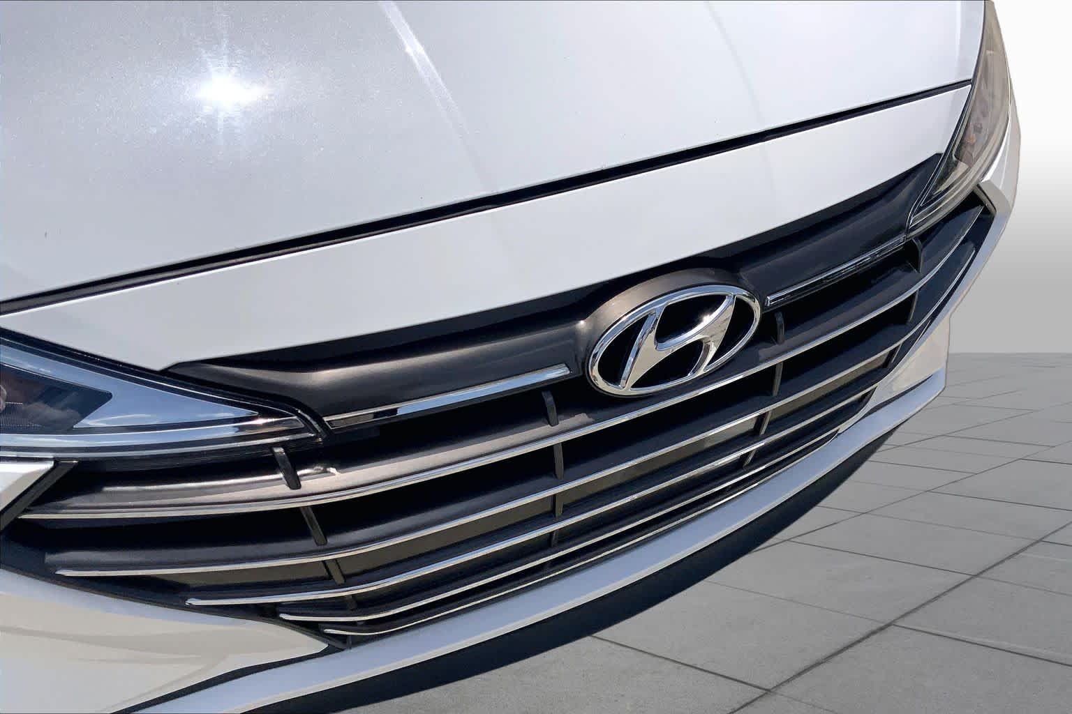 Used 2020 Quartz White Pearl Hyundai SEL image 29