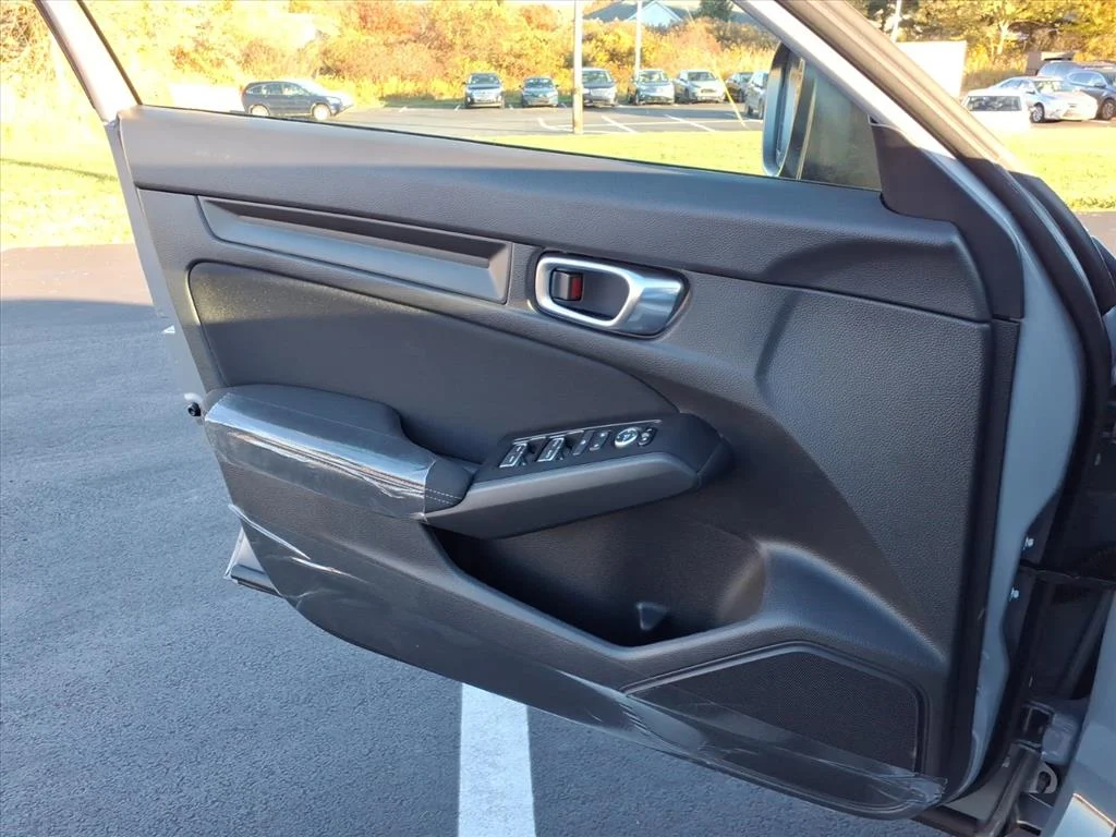 2026 Honda Civic Hatchback Sport - Photo 9