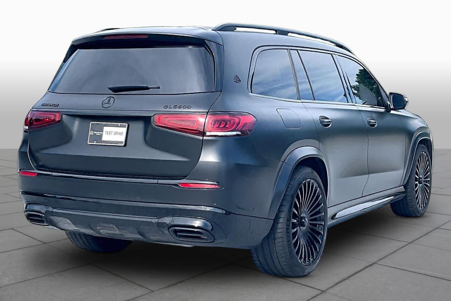 Used 2022 MANUFAKTUR Cardinal Red Metallic Mercedes-Benz Maybach GLS 600 image 13