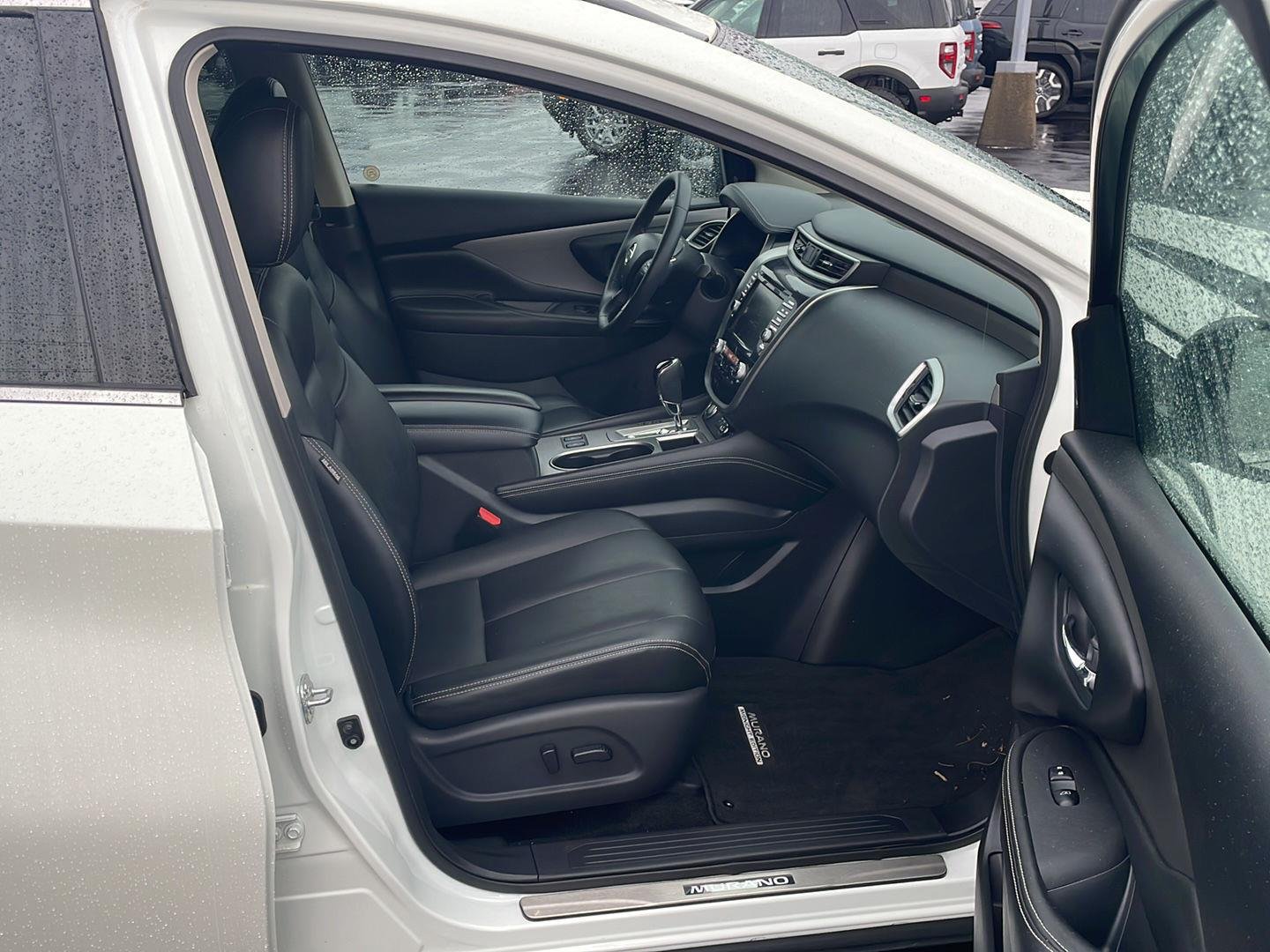 Used 2022 White Nissan SV image 23