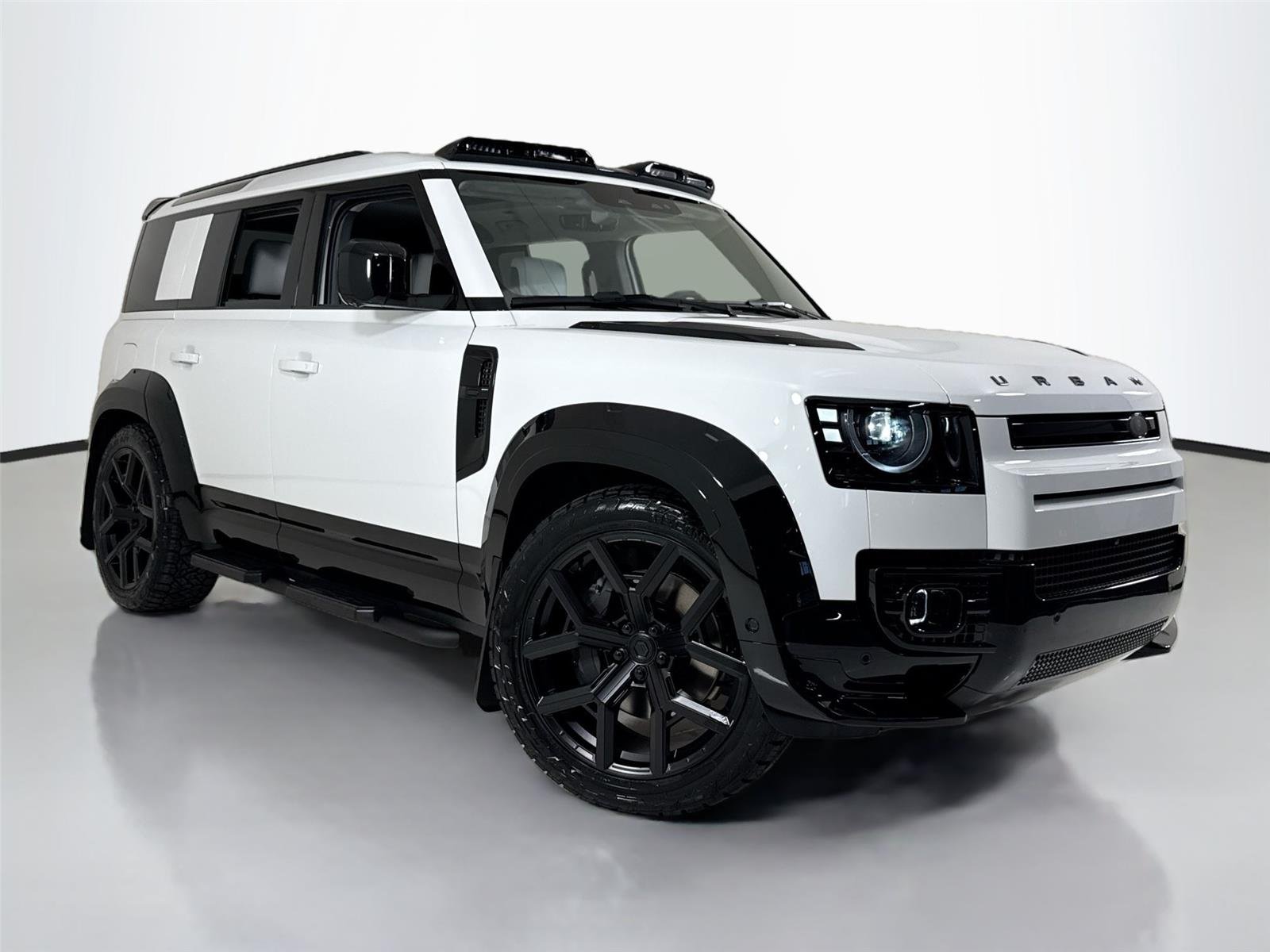 Used 2026 Fuji White Land Rover X-Dynamic SE | Urban Widetrack Build image 42