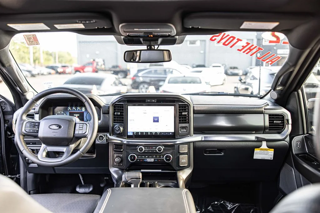 Used 2026 Blue Ford Lariat image 34
