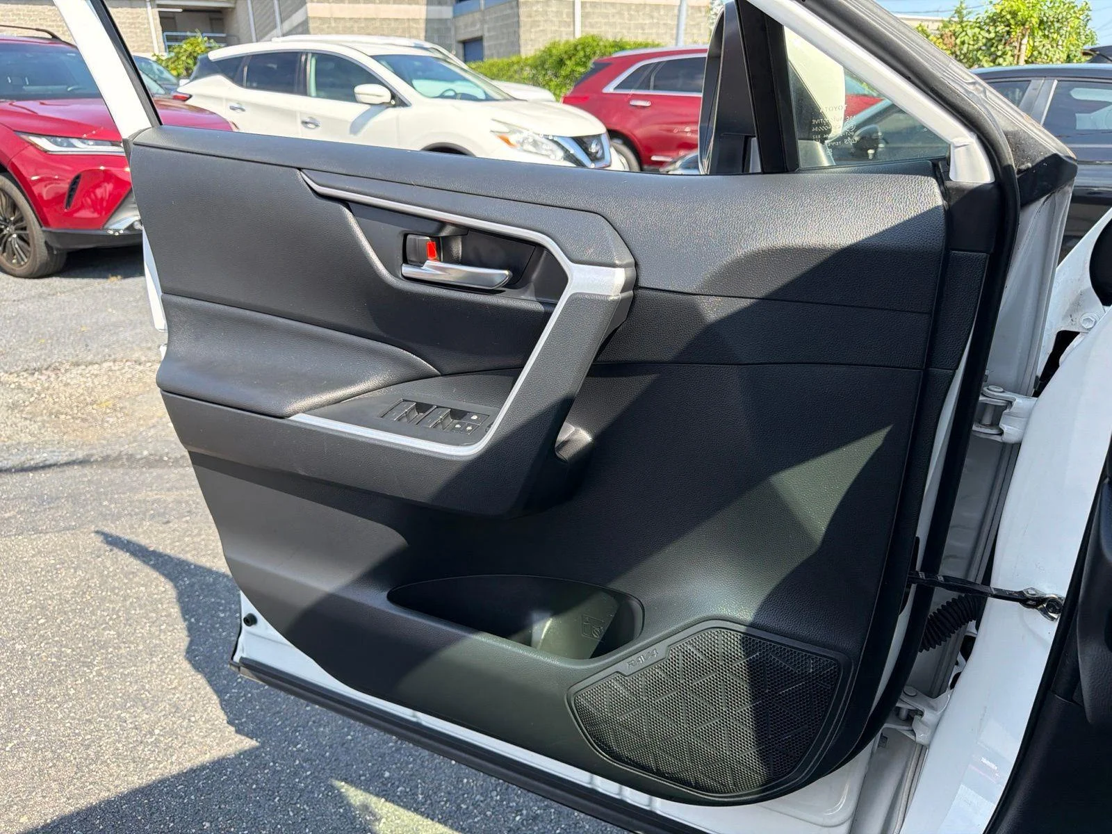 2023 Toyota RAV4 SE - Photo 26