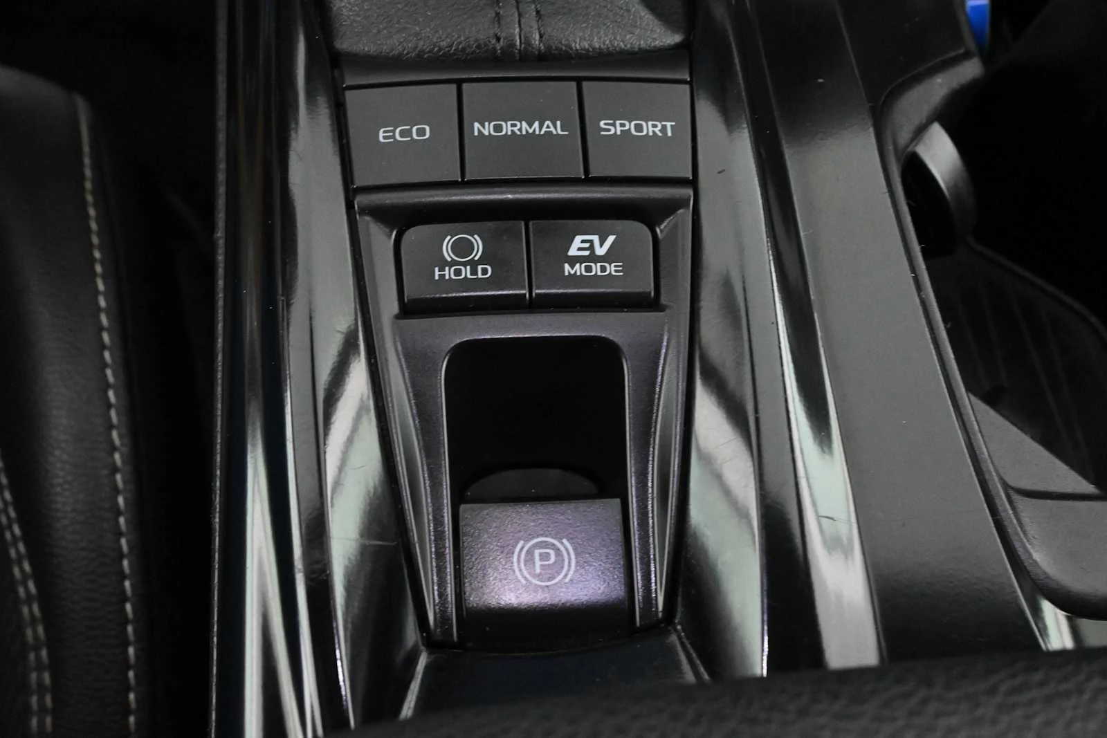 Used 2025 Midnight Black Metallic Toyota SE image 28