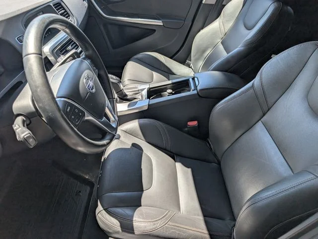 Used 2016 Crystal White Pearl Volvo T5 image 8