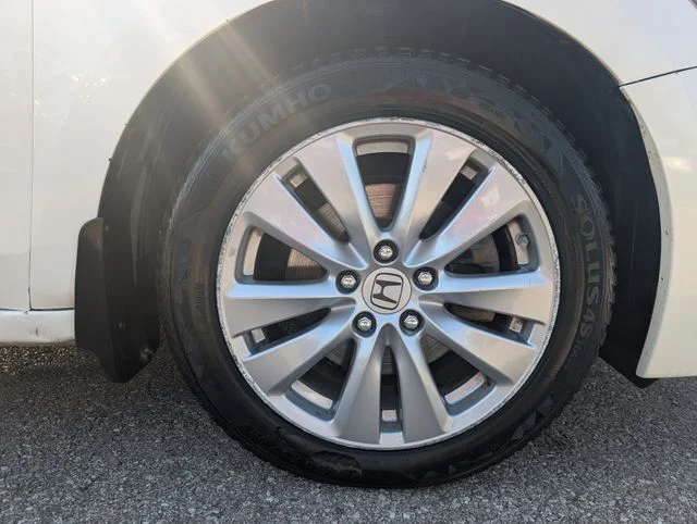 Used 2011 White Honda EX-L image 24