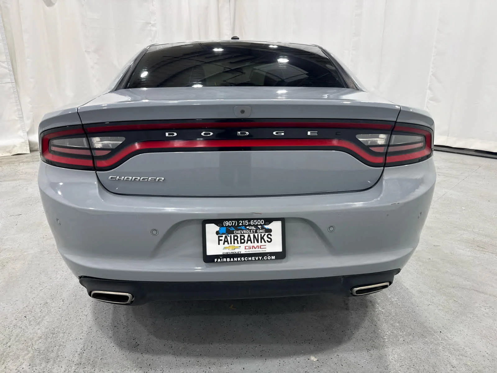 Used 2021 Gray Dodge SXT RWD image 4
