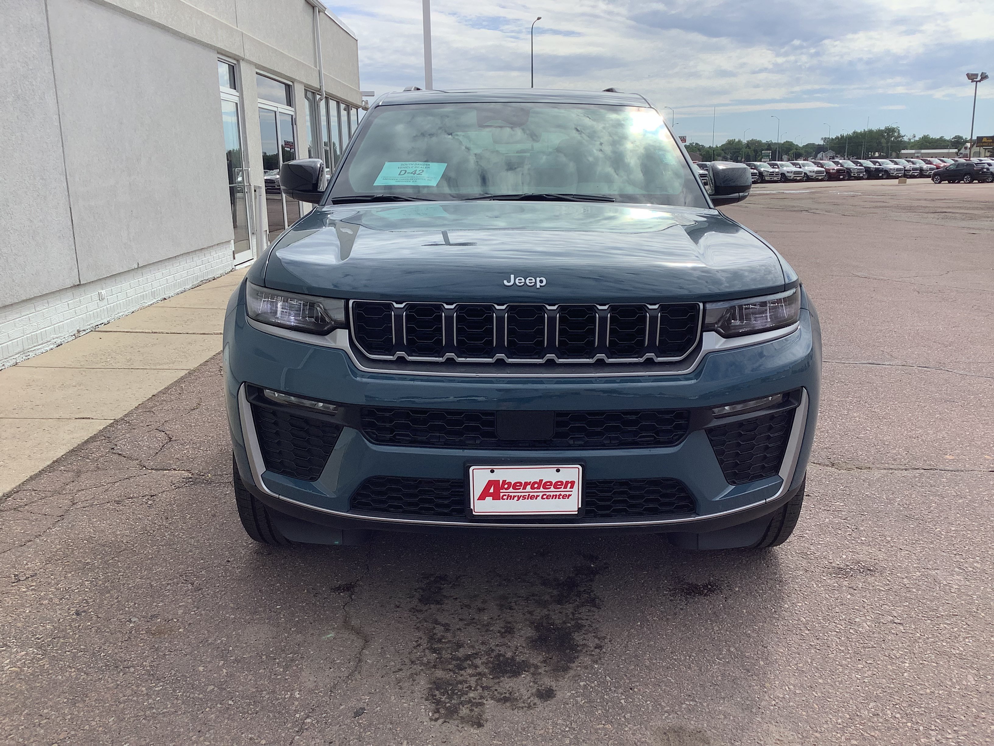 New 2026 Steel Blue Exterior Paint Jeep Limited image 2