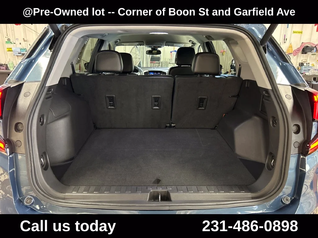 Used 2024 Blue GMC SLT image 24