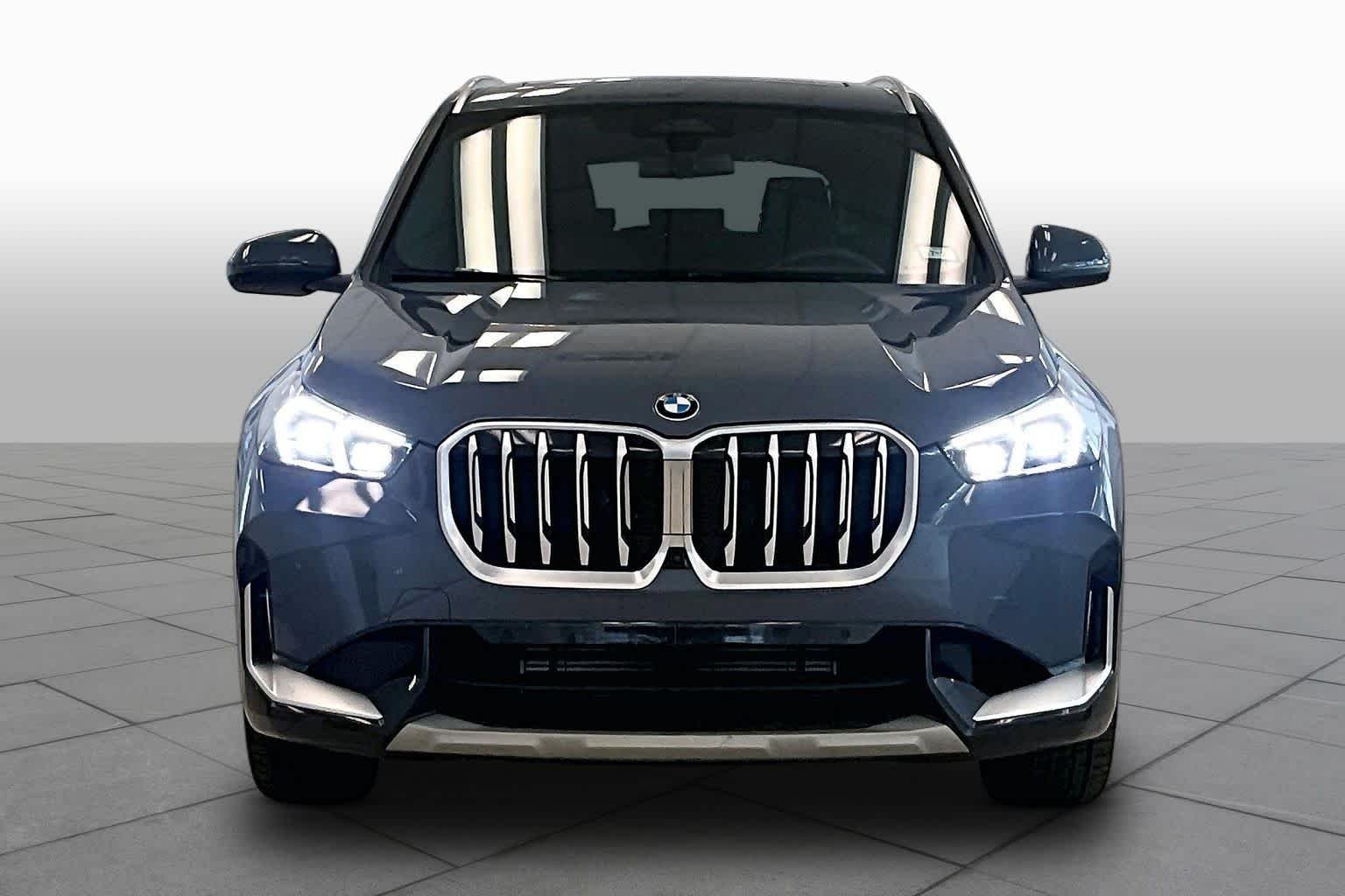 Used 2025 Storm Bay Metallic BMW xDrive28i image 3