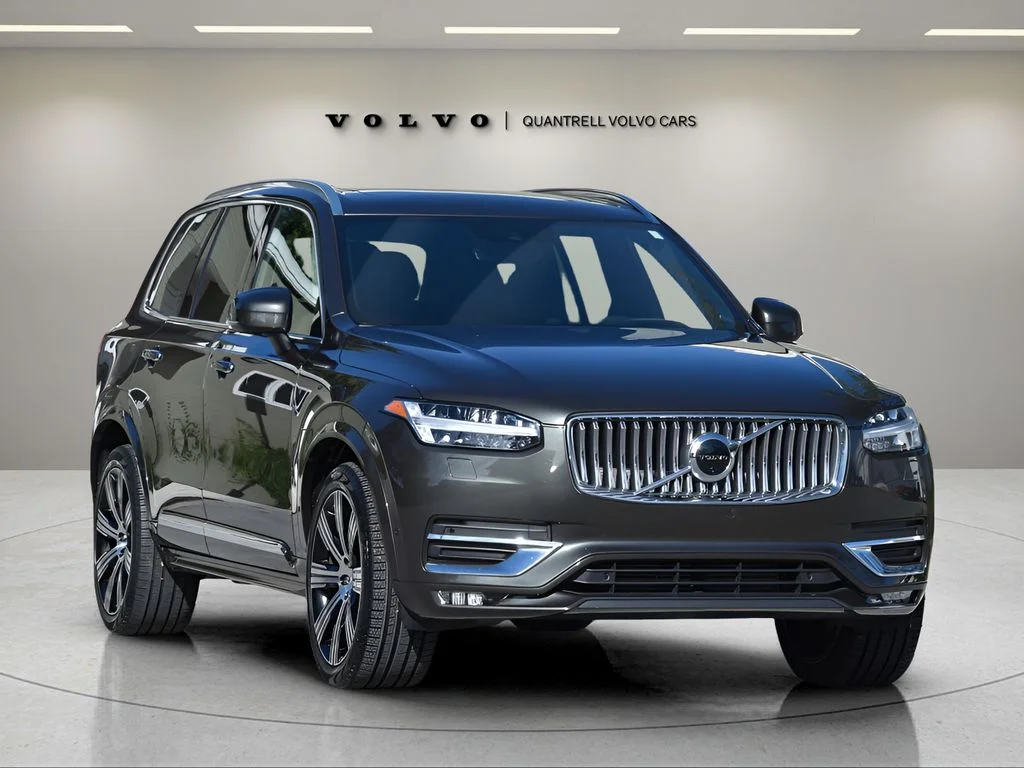Used 2022 Pine Grey Metallic Volvo Inscription image 2
