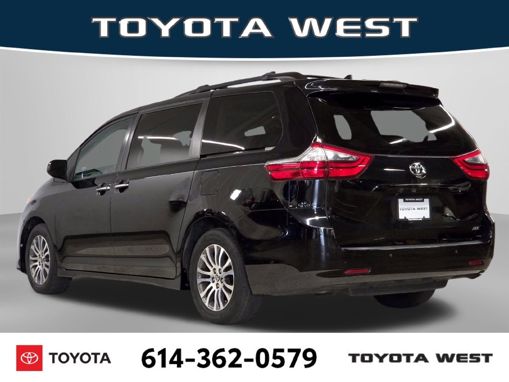 Used 2020 Black Toyota XLE Premium image 9