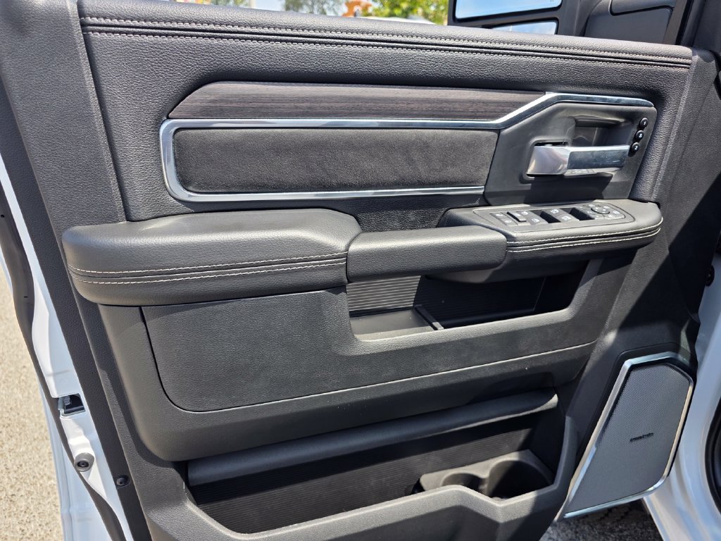 New 2026 Bright White Clear-Coat Exterior Paint RAM Laramie image 8