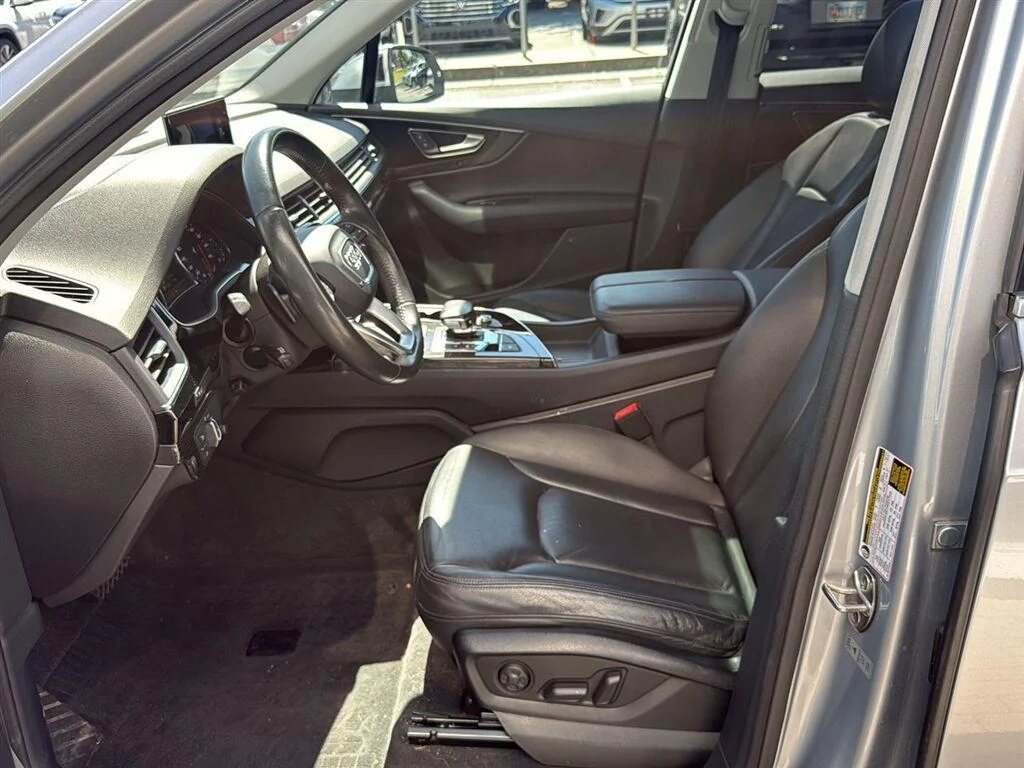 Used 2017 Florett Silver Metallic Audi Premium Plus image 20