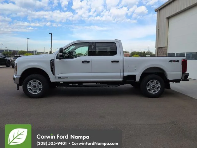 New 2026 Oxford White Ford XLT image 6