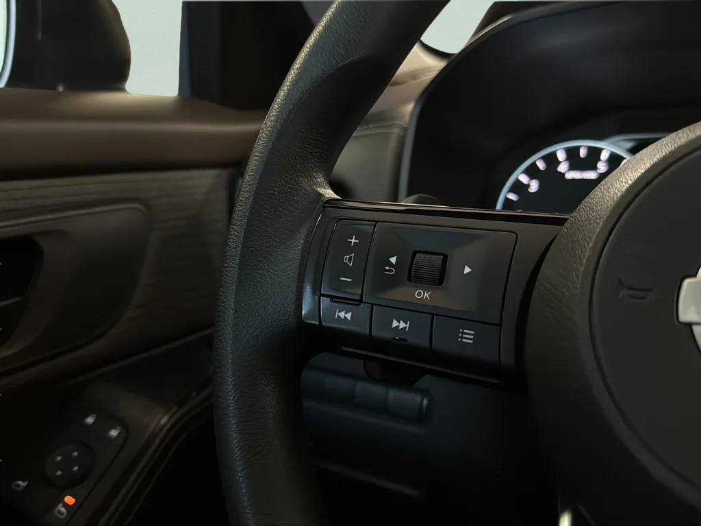 Used 2021 Super Black Nissan S image 15