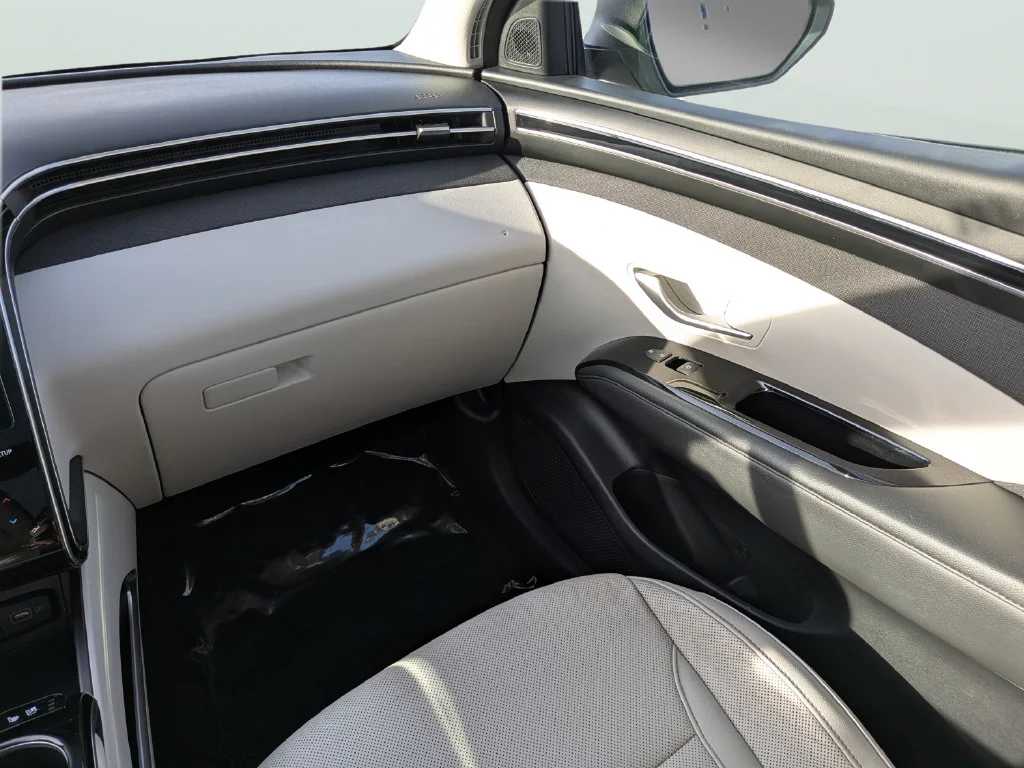 Used 2022 Silver Hyundai Limited image 14