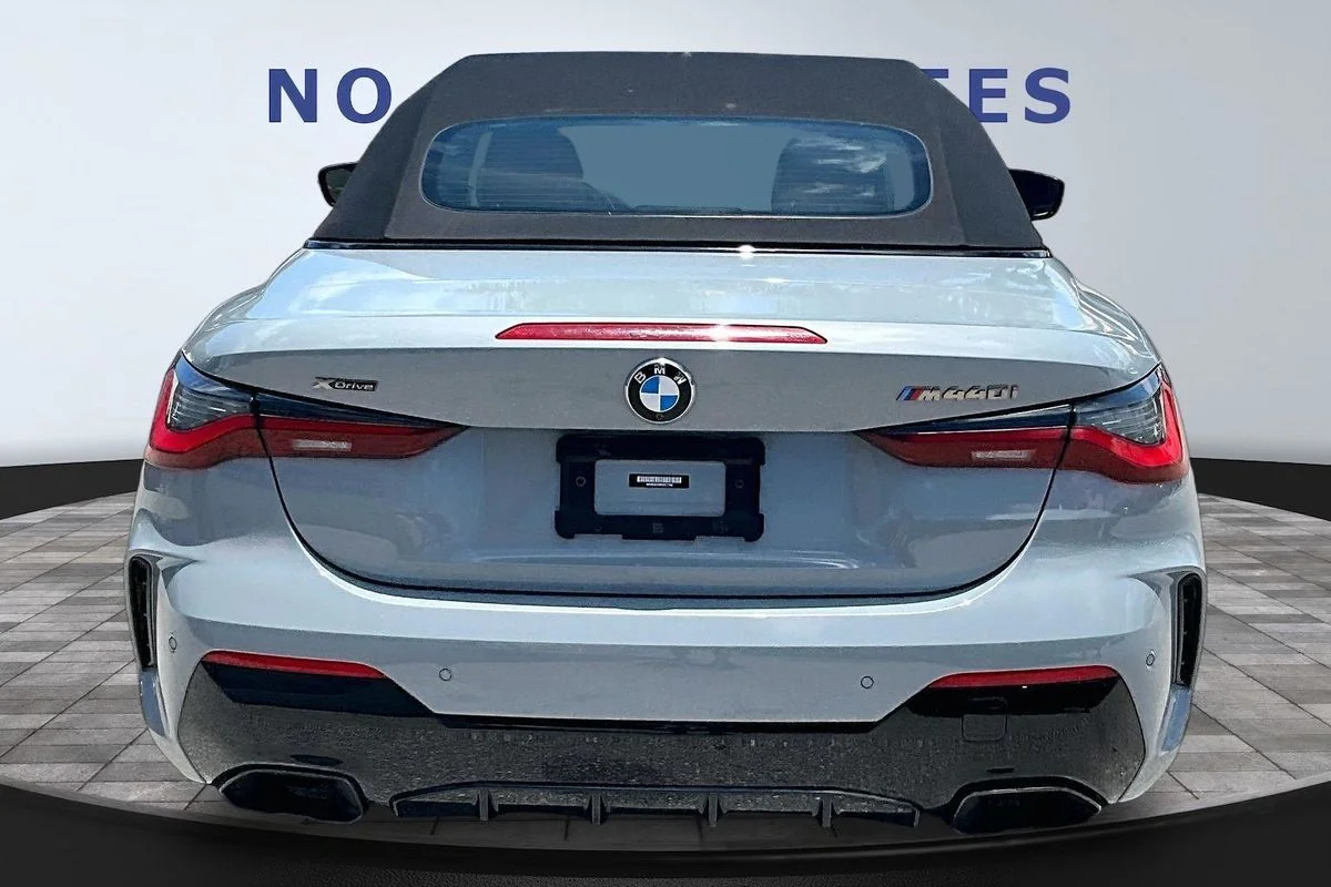 Used 2022  BMW xDrive image 5