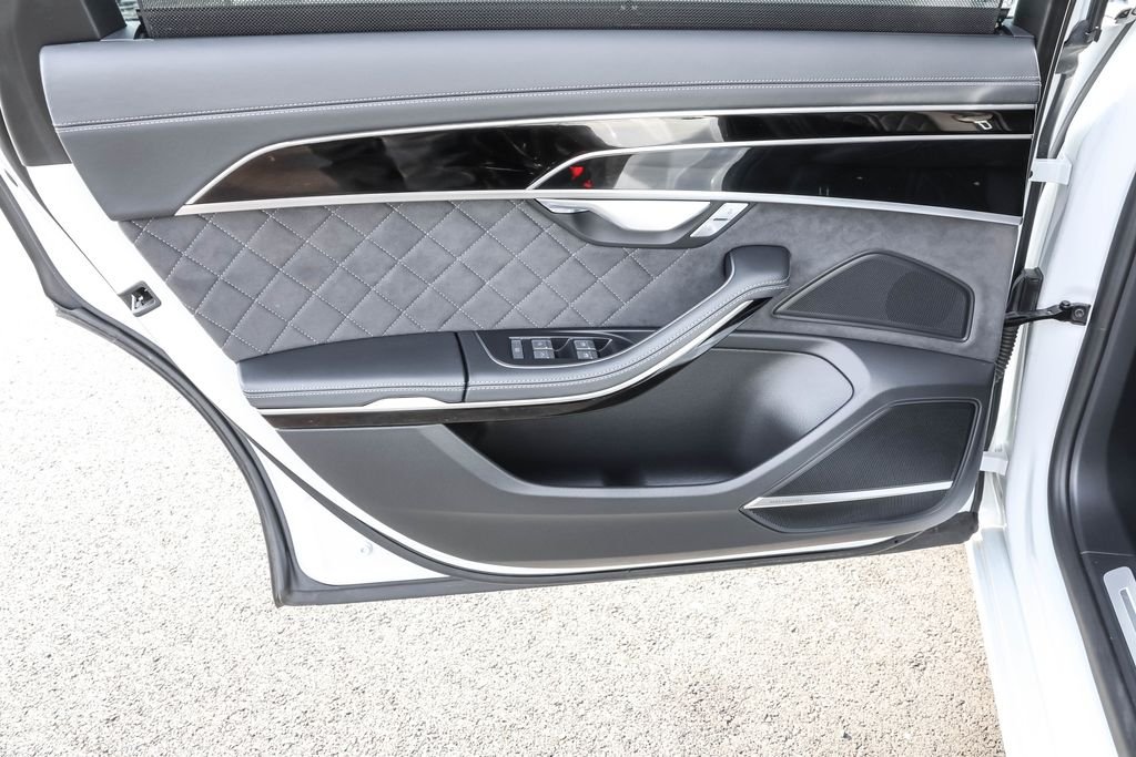 2023 Audi S8 Base - Photo 32