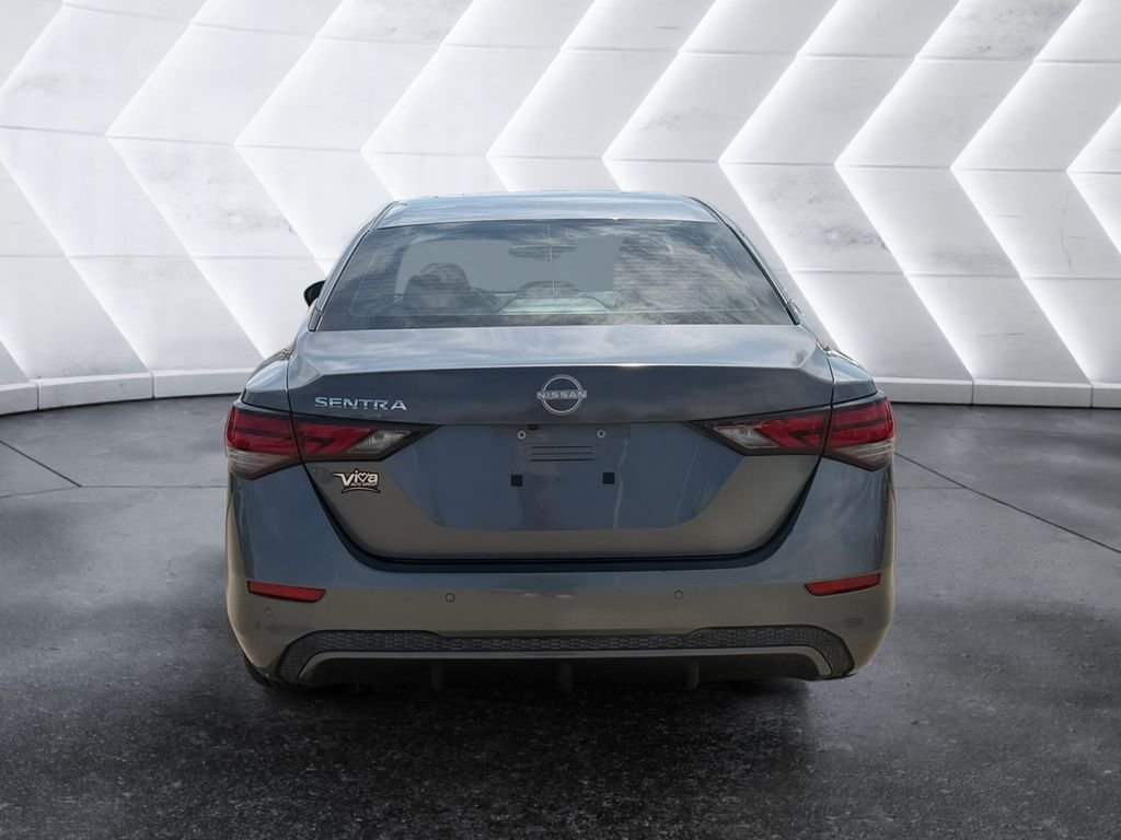 Used 2025 Gray Nissan S image 5
