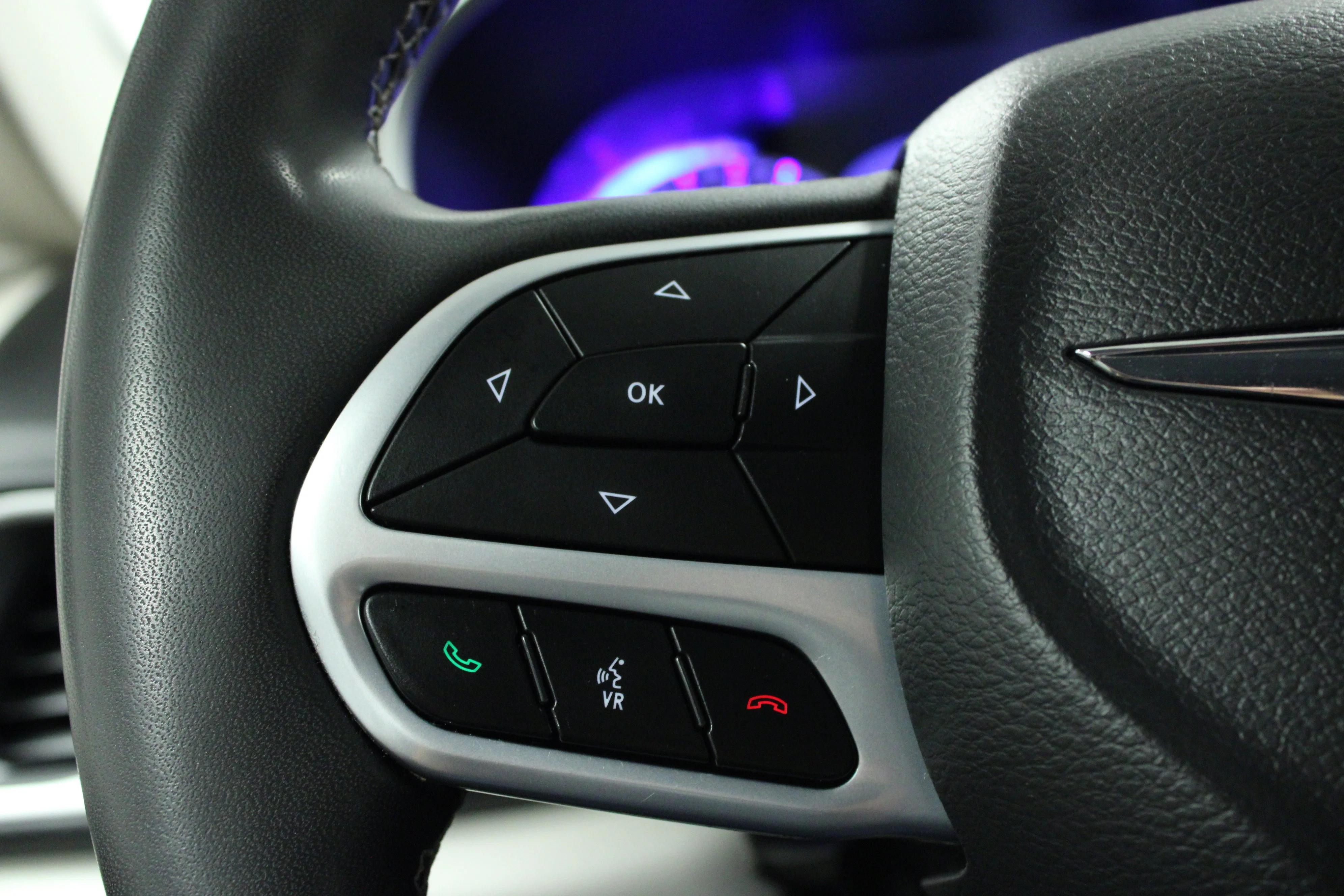Used 2023 Brilliant Black Crystal Pearlcoat Chrysler Touring L image 21