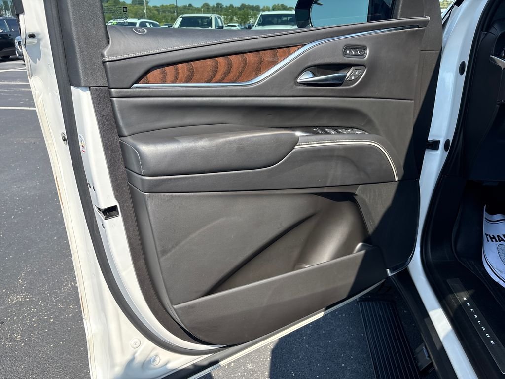 Used 2022 White Cadillac Sport Platinum image 12