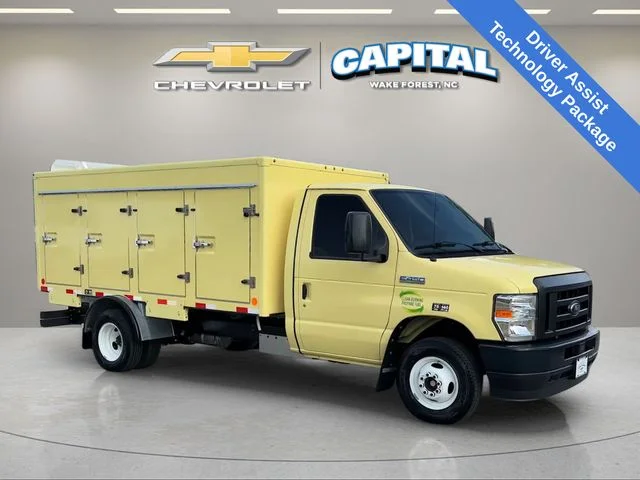Used 2022 Yellow Ford Base image 10