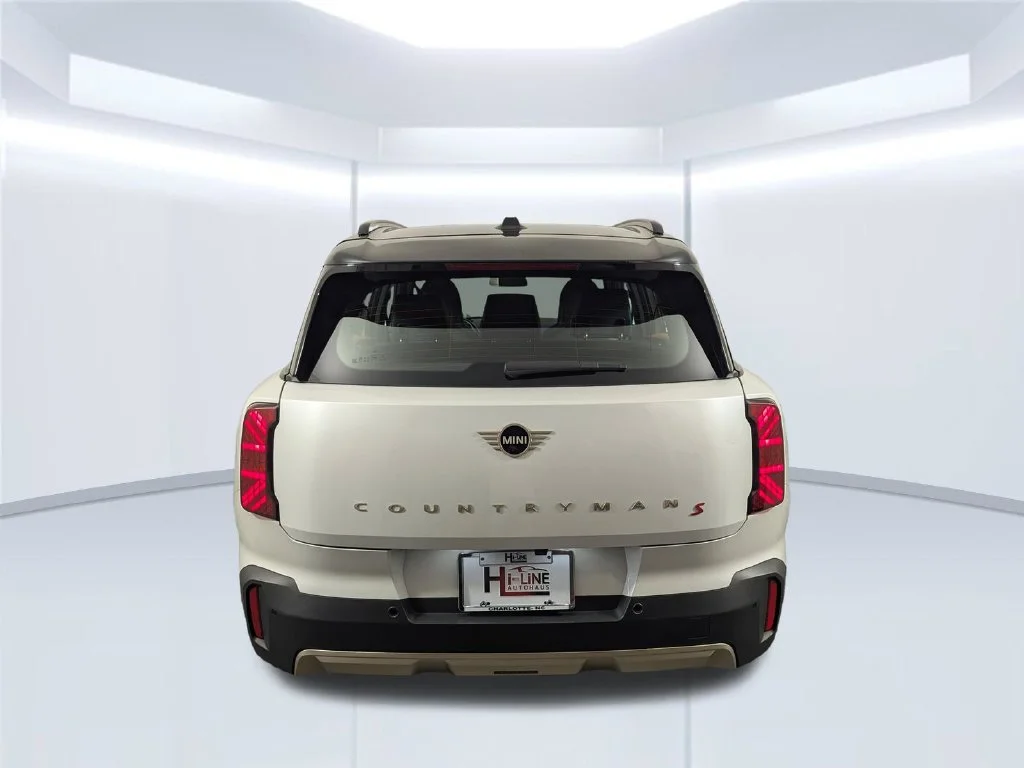 Certified Used 2025 White MINI Signature Plus image 21
