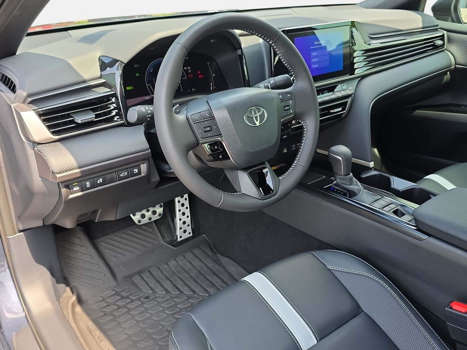 Used 2026  Toyota SE image 15