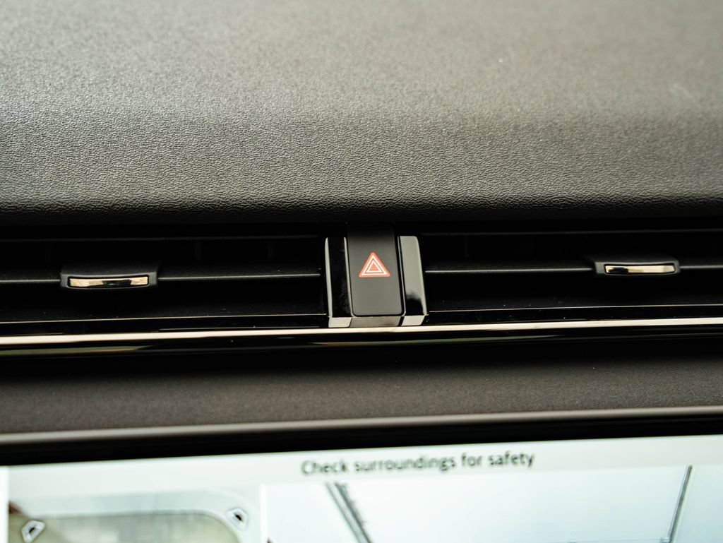 New 2026 Arroios Grey Land Rover S image 35