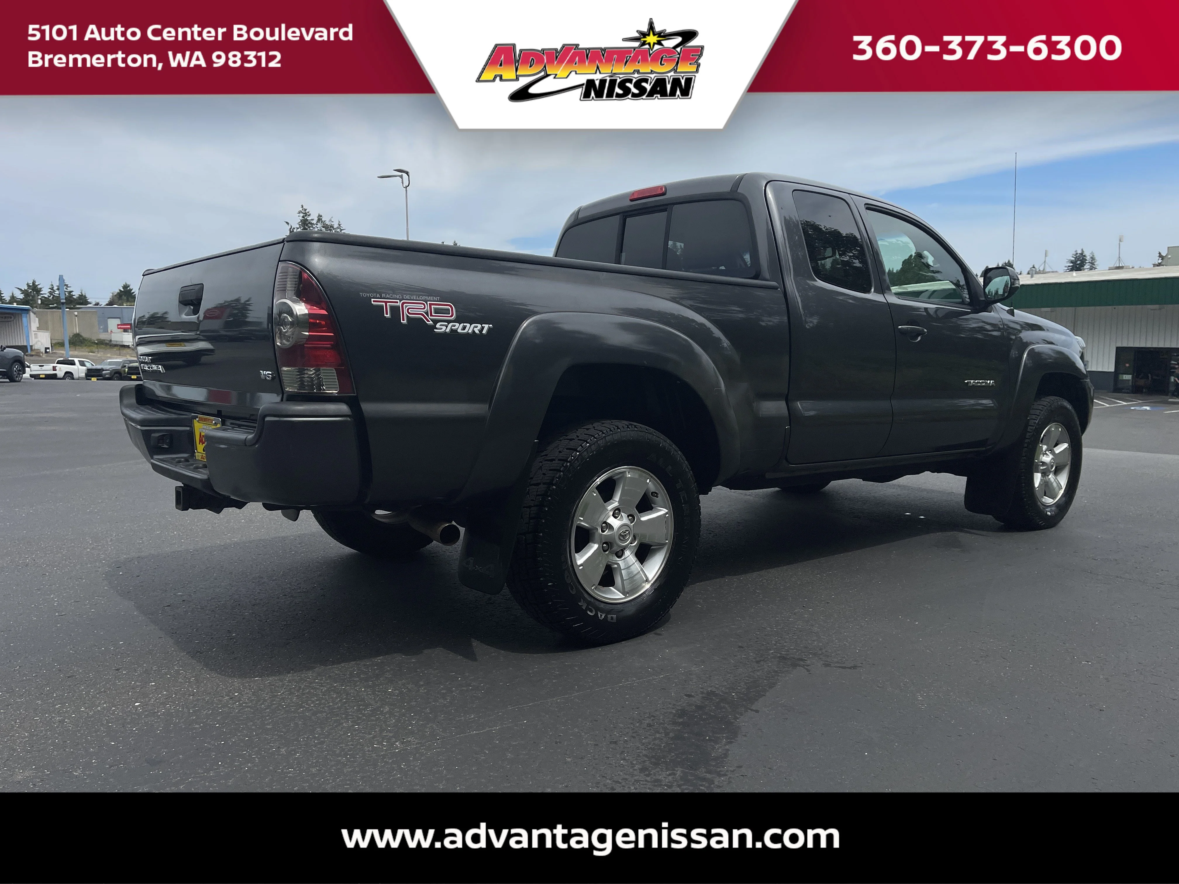 Used 2013 Magnetic Gray Metallic Toyota Base image 8
