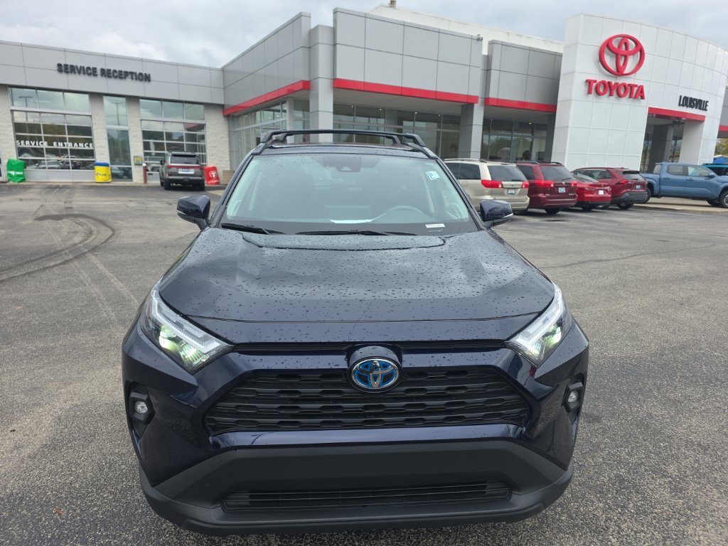Used 2022  Toyota XLE Premium image 3