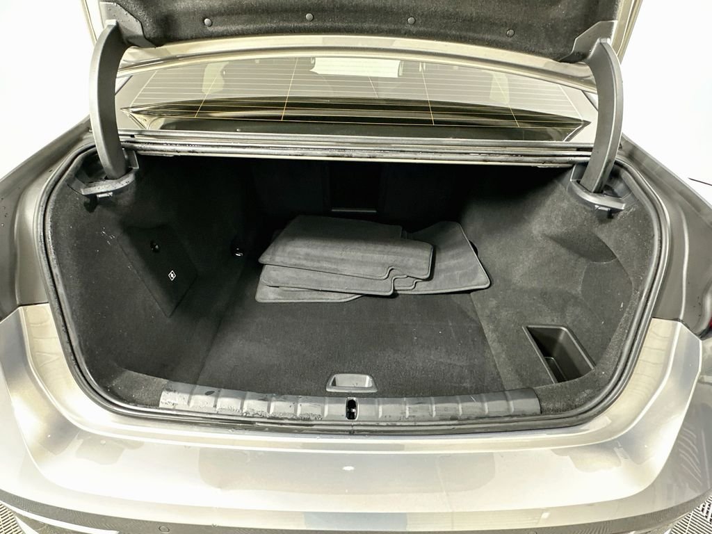 Certified Used 2024 Oxide Grey Met BMW xDrive60 image 26