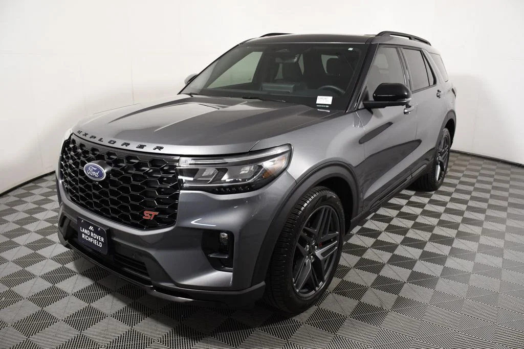 2025 Ford Explorer ST 4WD (PL535)'s photo