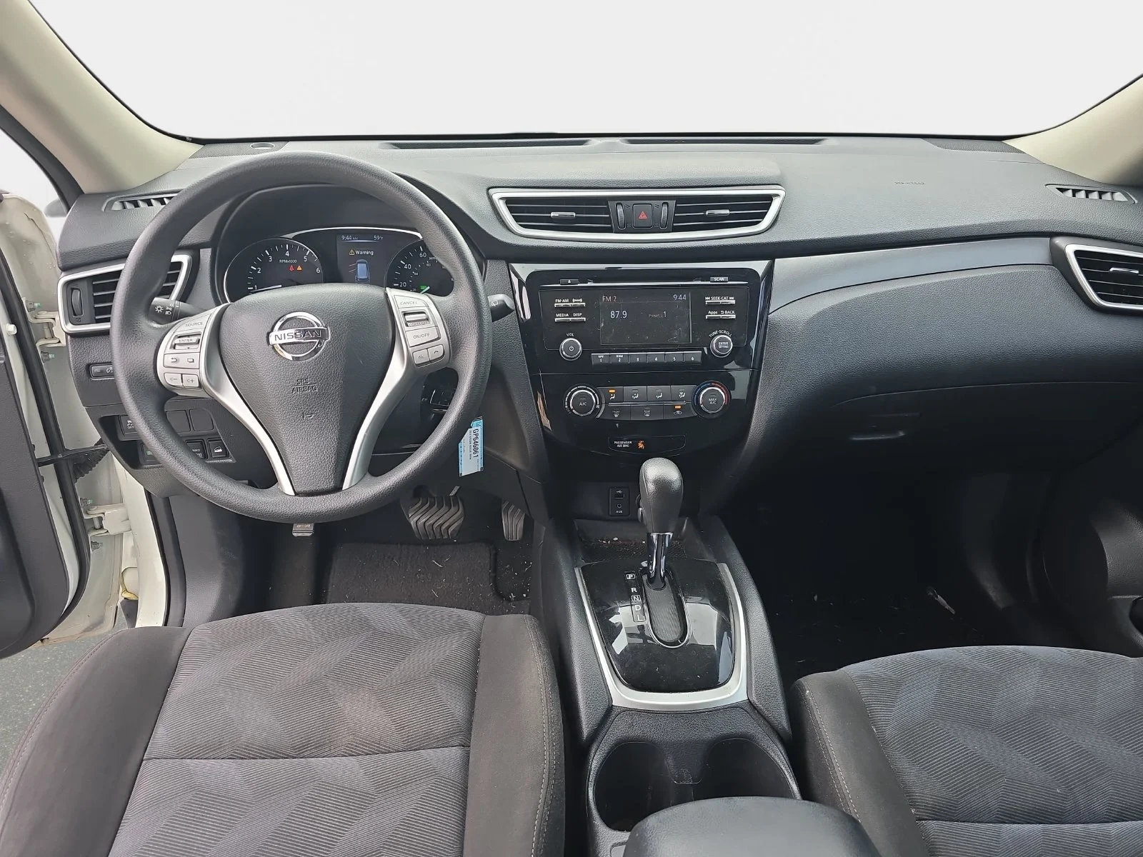 Used 2016 Glacier White Nissan S image 12