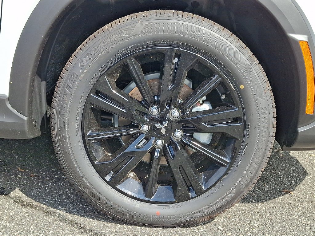 New 2026 White Mitsubishi LE 1.5T S-AWC image 5