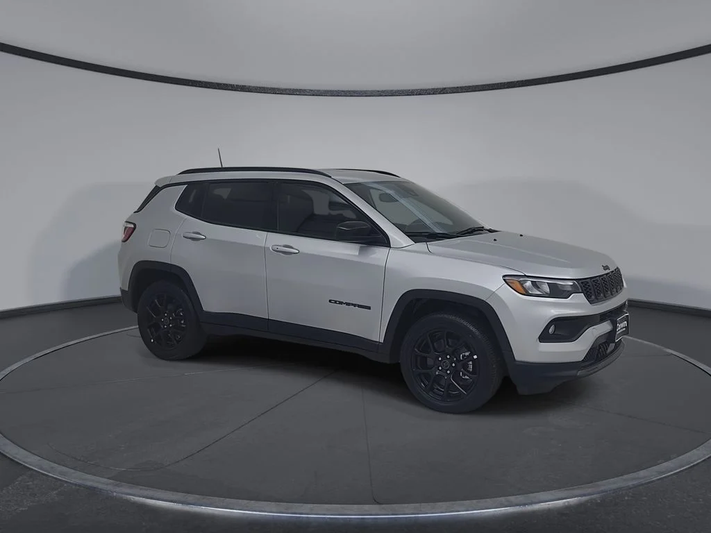 New 2026 Silver Zynith Metallic Clearcoat Jeep Latitude image 2