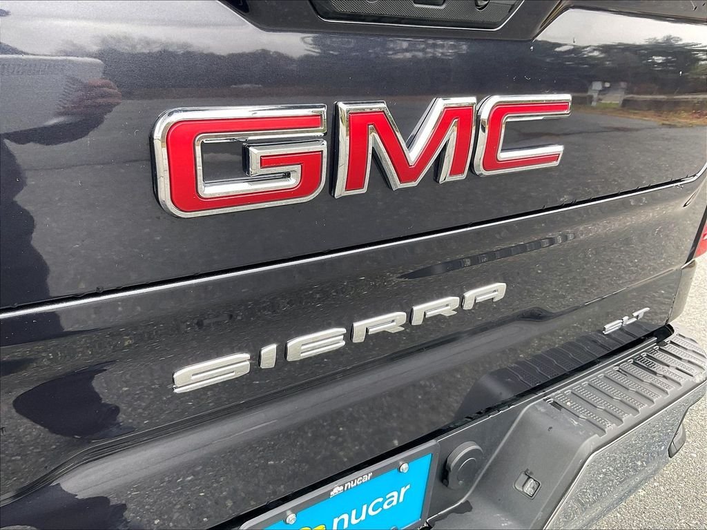 Used 2025 Silver GMC SLT image 27