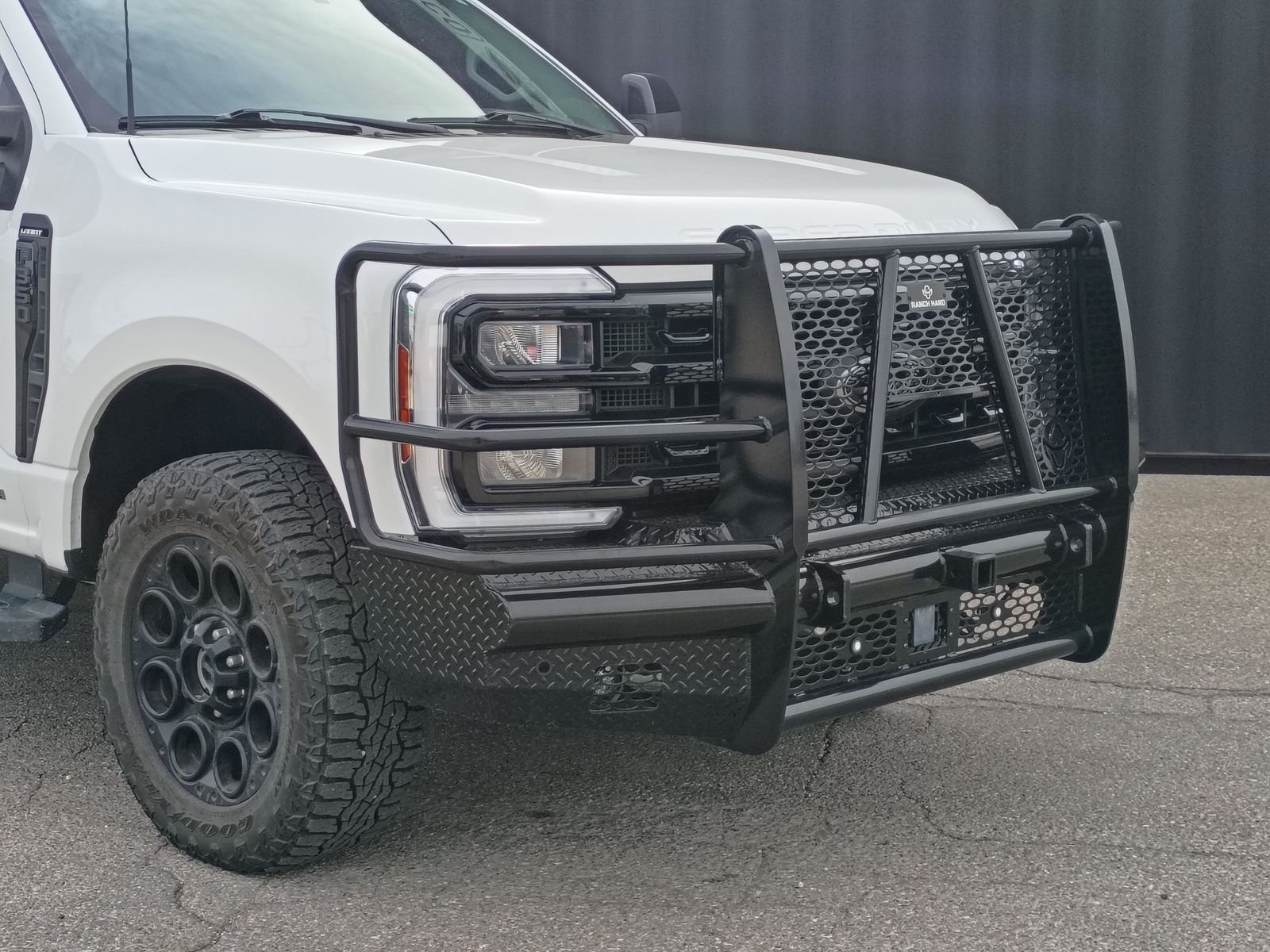 View vehicle photo 3