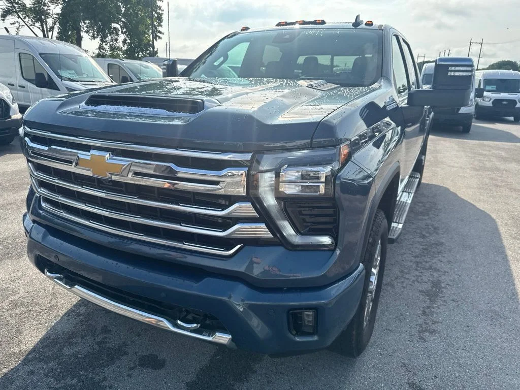 Used 2026 Blue Chevrolet High Country image 54