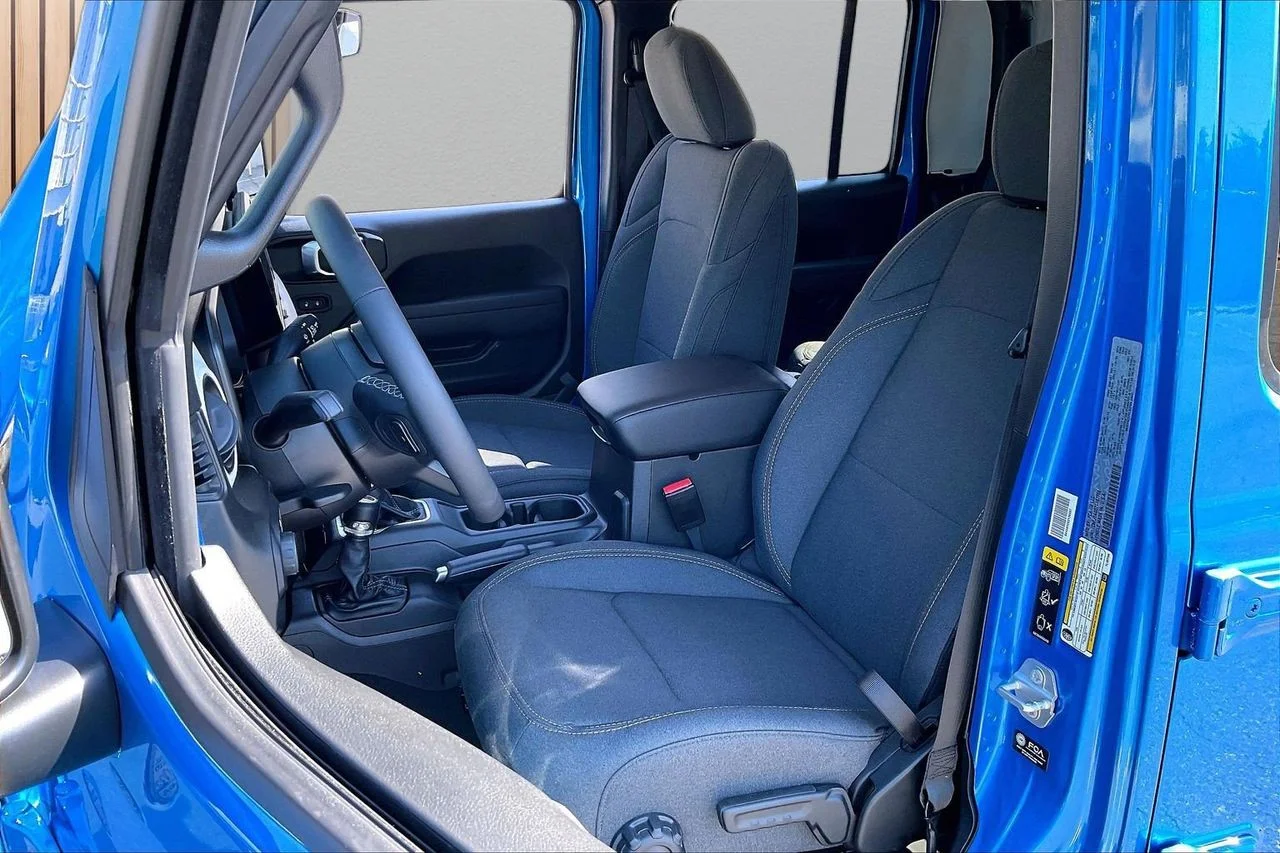 New 2026 Hydro Blue Pearl-Coat Exterior Paint Jeep Sport S image 17