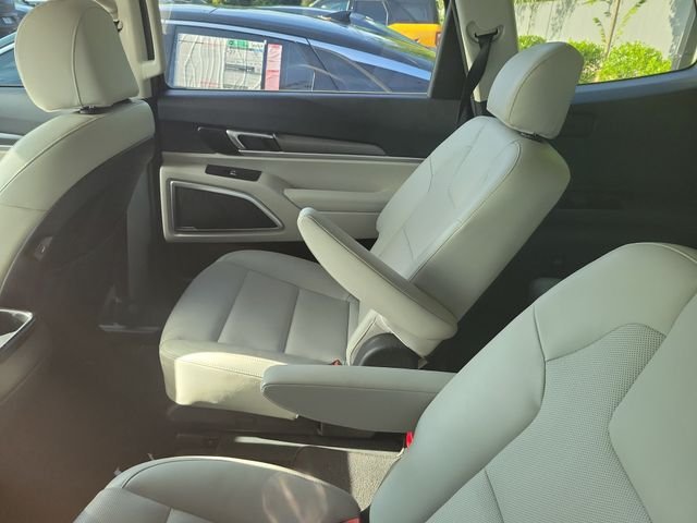 Used 2022 Sangria Kia S image 7
