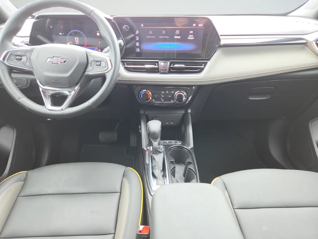Used 2025 Green Chevrolet ACTIV image 10