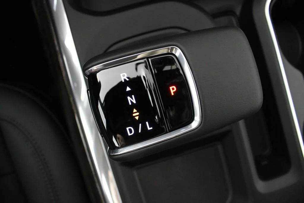New 2026 Onyx Black GMC Elevation image 28