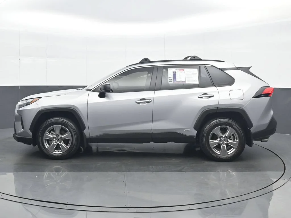 Used 2025 Silver Toyota LE image 3