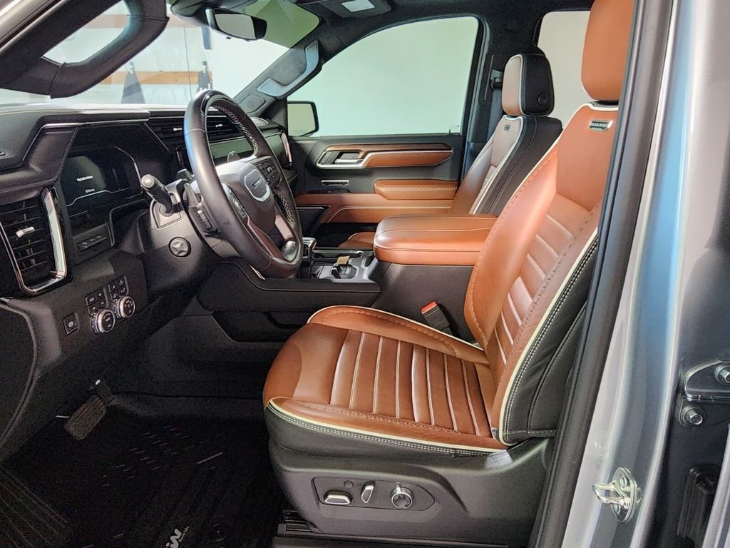 Used 2025 Silver GMC Denali Ultimate image 14