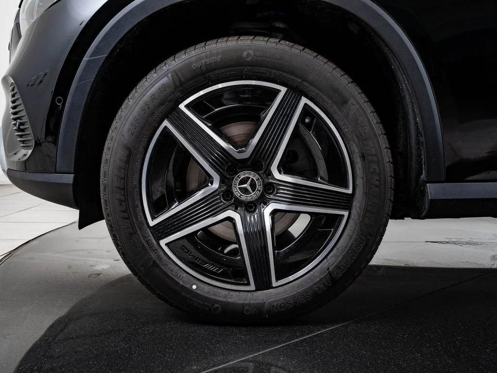 Used 2026 Black Mercedes-Benz GLC 300 image 13