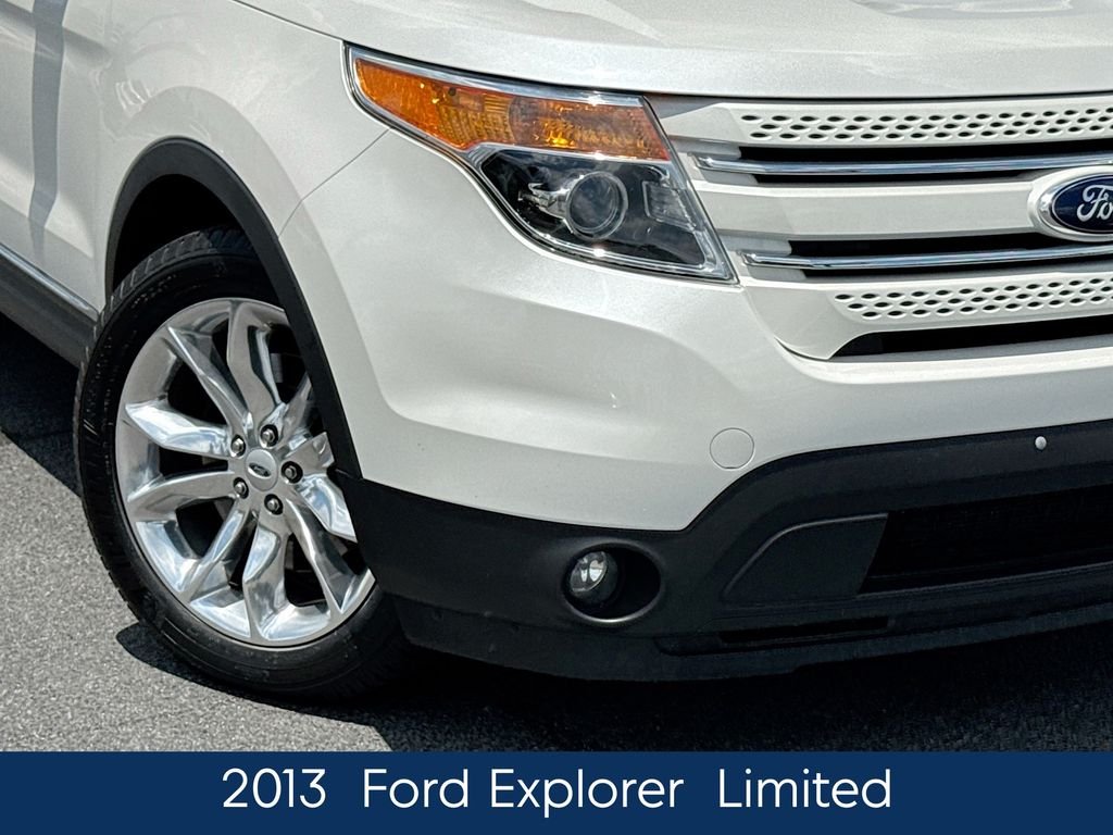 Used 2013 White Ford Limited image 12