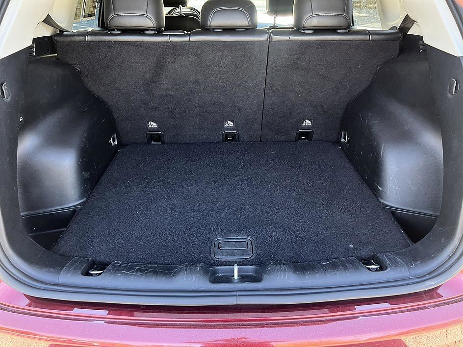 Used 2021 Velvet Red Pearlcoat Jeep Limited image 22